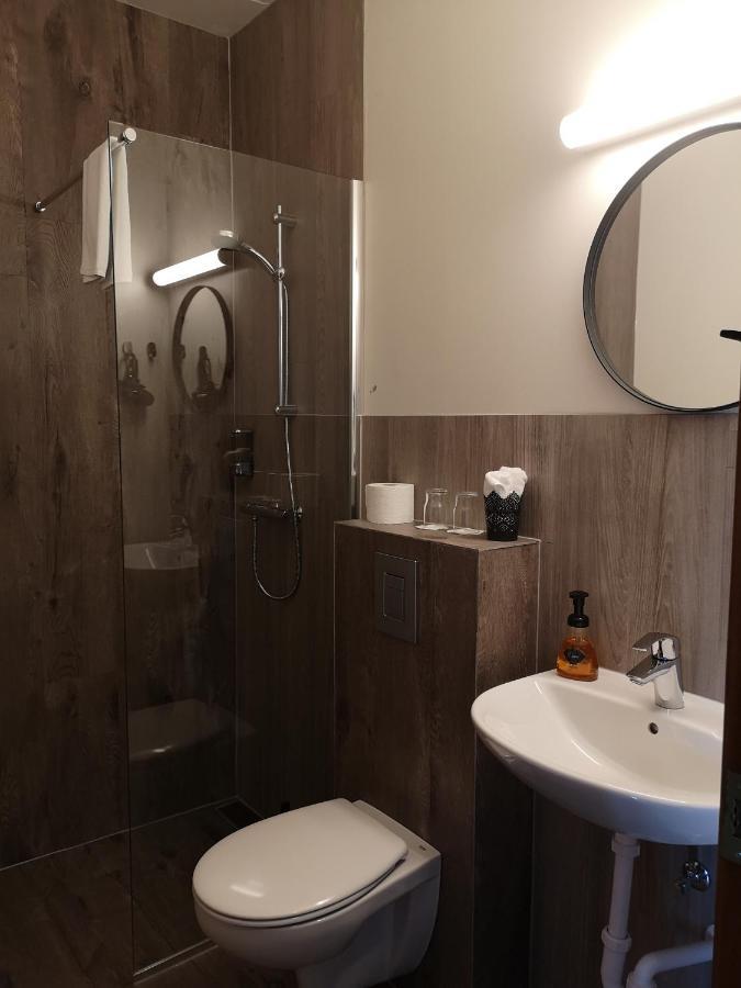 The Vik Inn By Ourhotels Ngoại thất bức ảnh